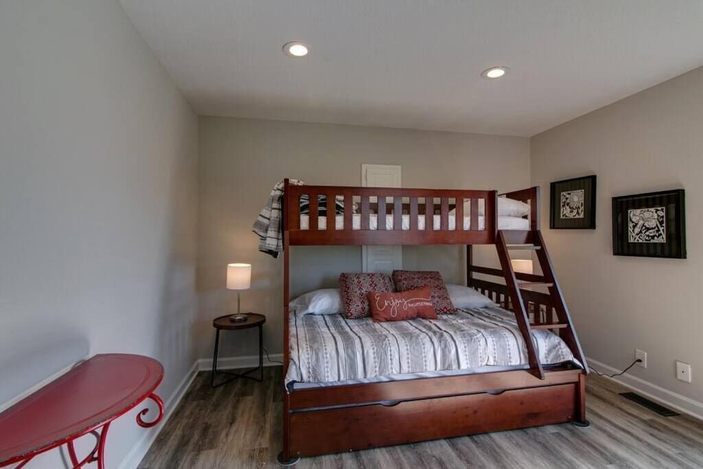 The Residence At Hilltop Acres - Clarksville, Tn Dış mekan fotoğraf